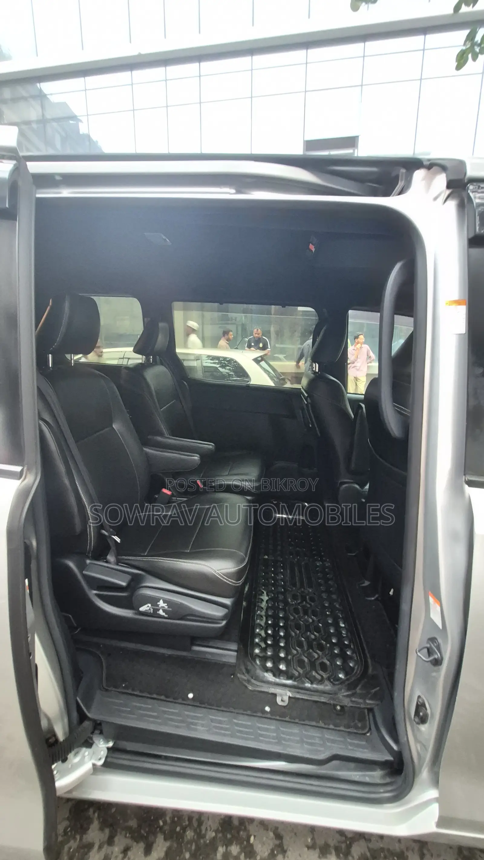 Toyota Noah 2019 Silver