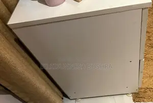 হোয়াইট ওয়াইড ড্রয়ার