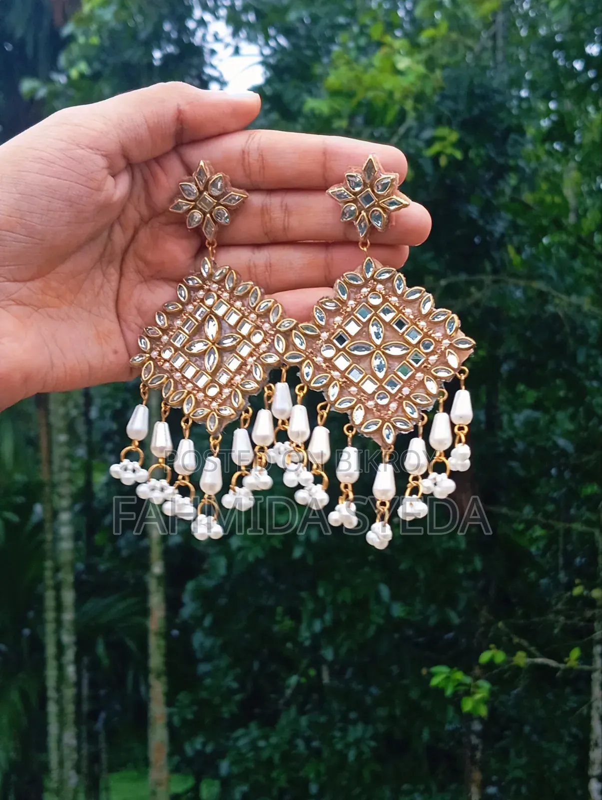 পার্টি অয়্যার জমকালো ঝুমকা দুল