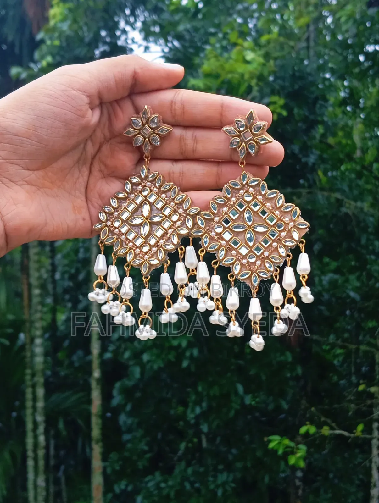 পার্টি অয়্যার জমকালো ঝুমকা দুল