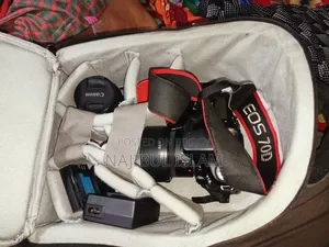 ডিএসএলআর ক্যামেরা