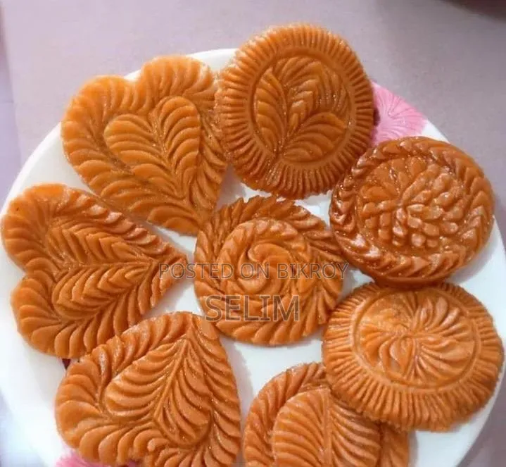 নকশিপিঠা কেবল খাবার নয় এটি পিঠার গায়ে করা এক টুকরো গ্রামীণ শিল্প