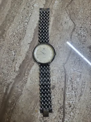 Classic and vintage look attractive Quartz watch for sale
