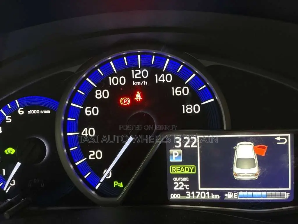 Toyota Axio 2021 Silver