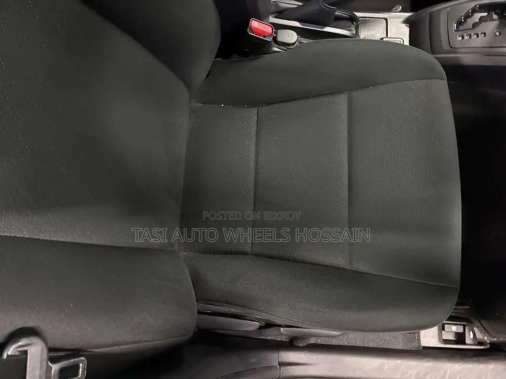 Toyota Axio 2021 Silver