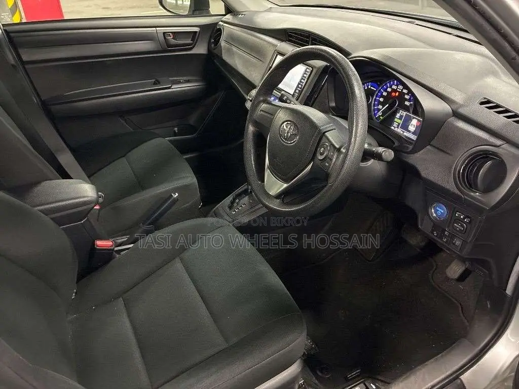 Toyota Axio 2021 Silver