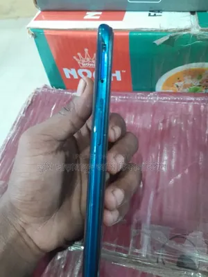 মোবাইল ফোন ৬৪ জিবি ব্লু