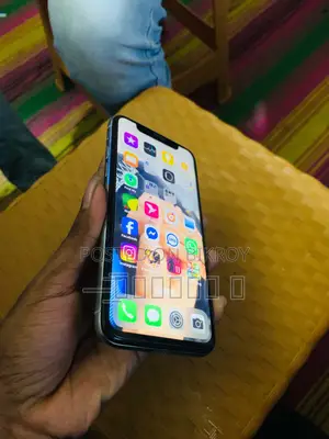 Apple iPhone X 64 GB White