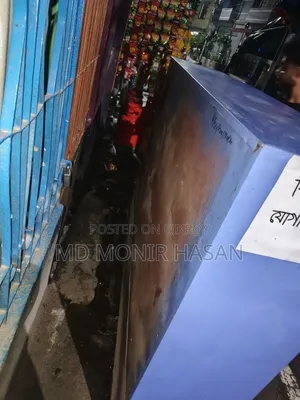 ঘরের আসবাবপত্র