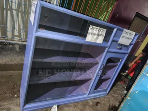 ঘরের আসবাবপত্র