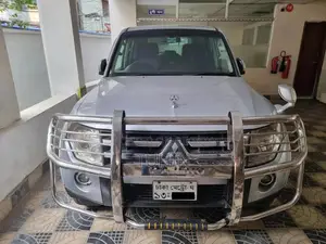 Mitsubishi Pajero 2006 Silver