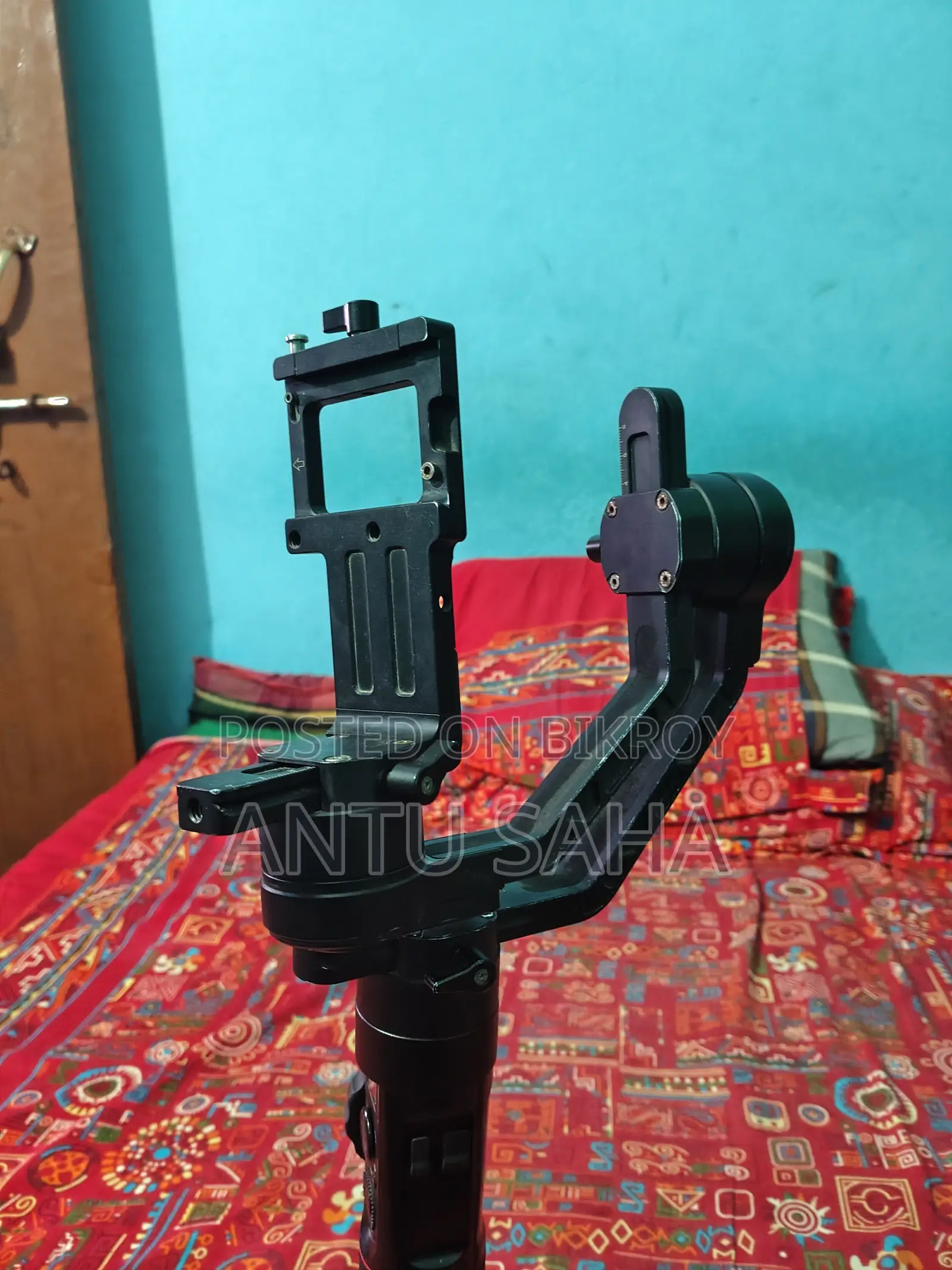 জিইউন ক্রেন ২ ফলো ফোকাস ৩-অক্ষ হ্যান্ডহেল্ড গিম্বল