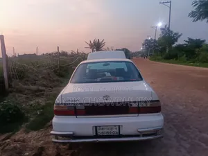 Toyota Corolla 1995 White