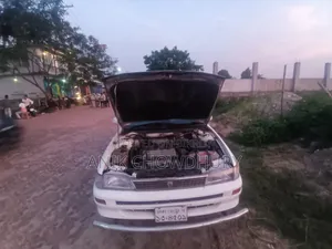 Toyota Corolla 1995 White