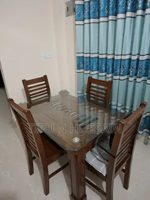 ৪ সিটার ডাইনিং টেবিল