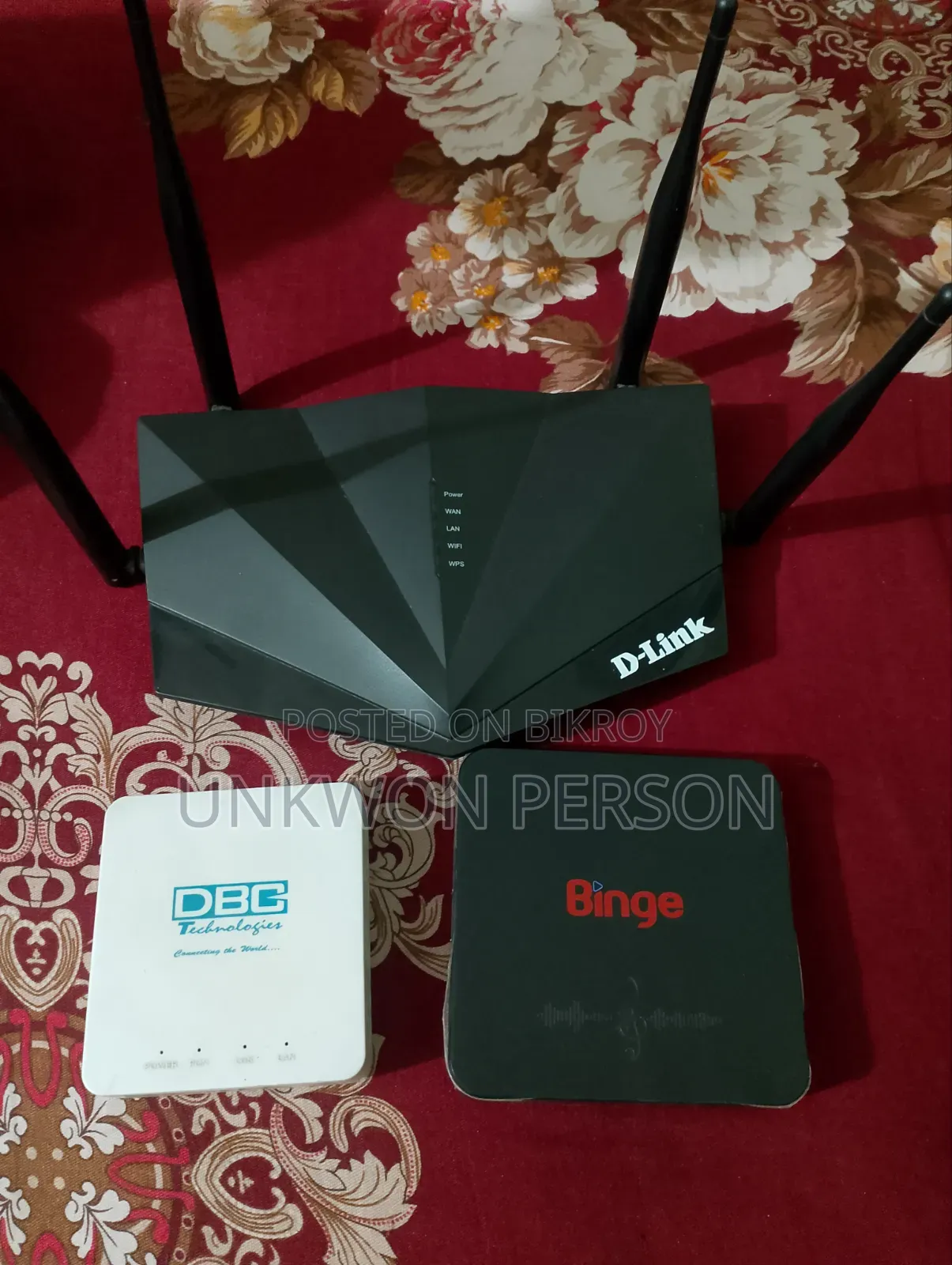 Device for Antenna, Router, and TV