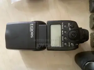 Canon Eos 5d Full Frame Camera ( Full Set )