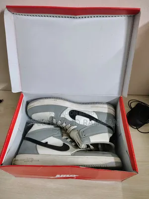 Snakers - Nike (High Nick)