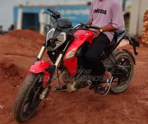 Benelli TNT 2022 Red