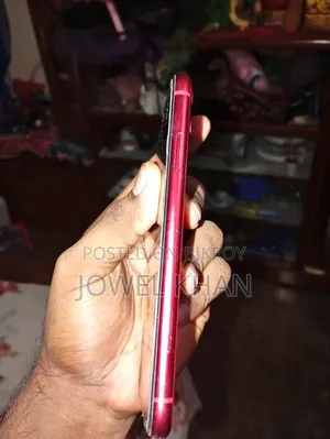Apple iPhone 11 128 GB Red