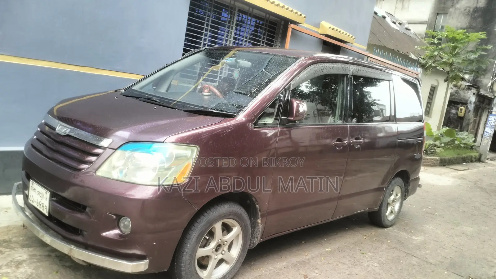 Toyota Noah 2003 Maroon