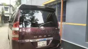 Toyota Noah 2003 Maroon