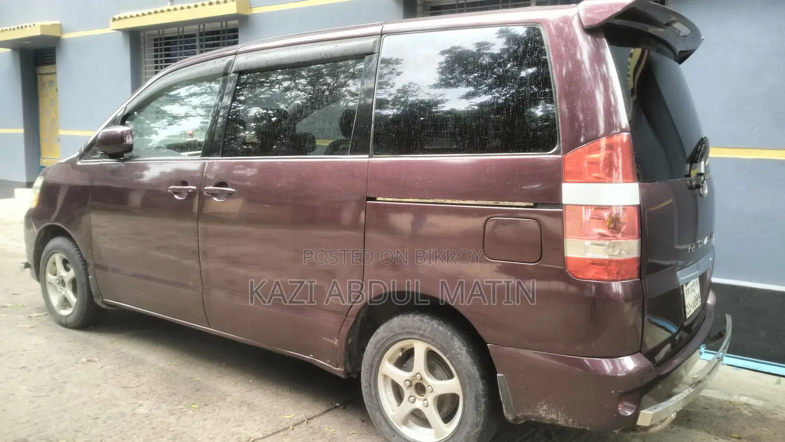 Toyota Noah 2003 Maroon