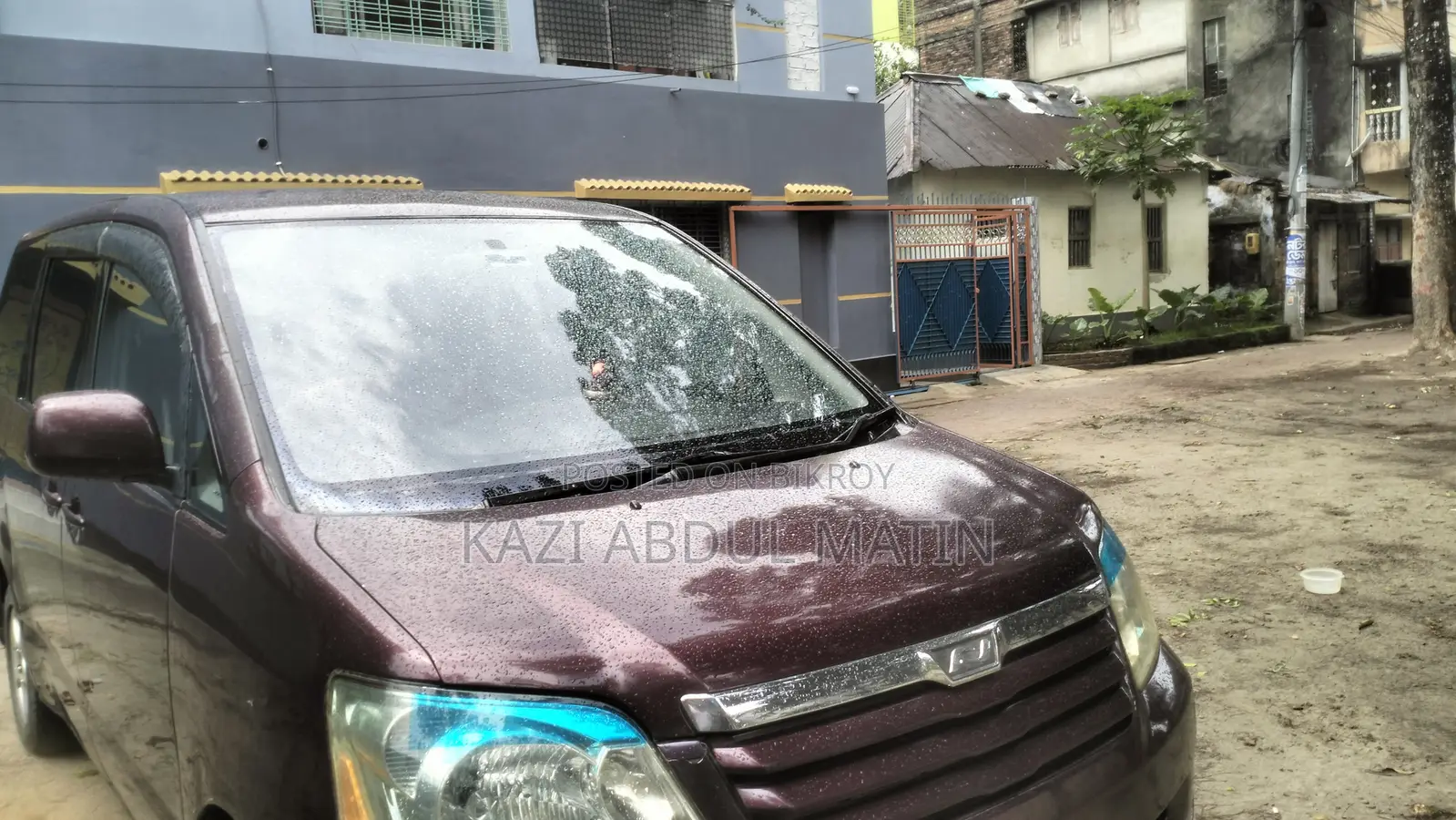 Toyota Noah 2003 Maroon