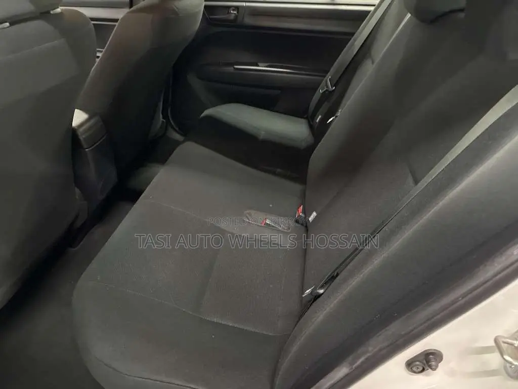 Toyota Axio ২০২১ সাদা