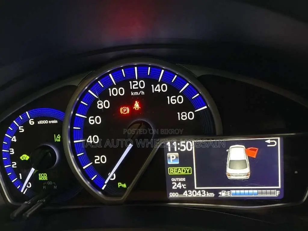 Toyota Axio ২০২১ সাদা