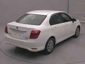 টয়োটা এক্সিও ২০২১ সাদা