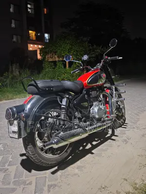 Royal Enfield Classic 350 2025 Red