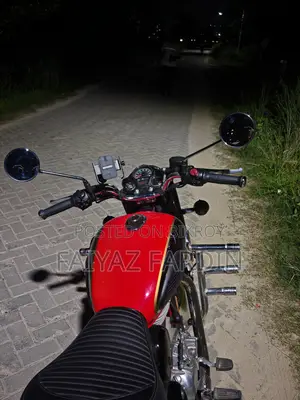 Royal Enfield Classic 350 2025 Red