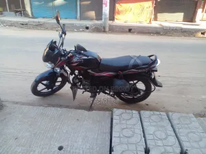 Bajaj Discover 100 2011 Black