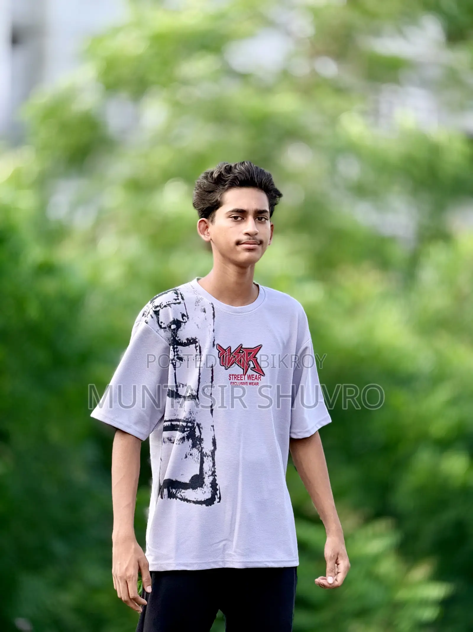 ড্রপ শোল্ডার টি-শার্ট