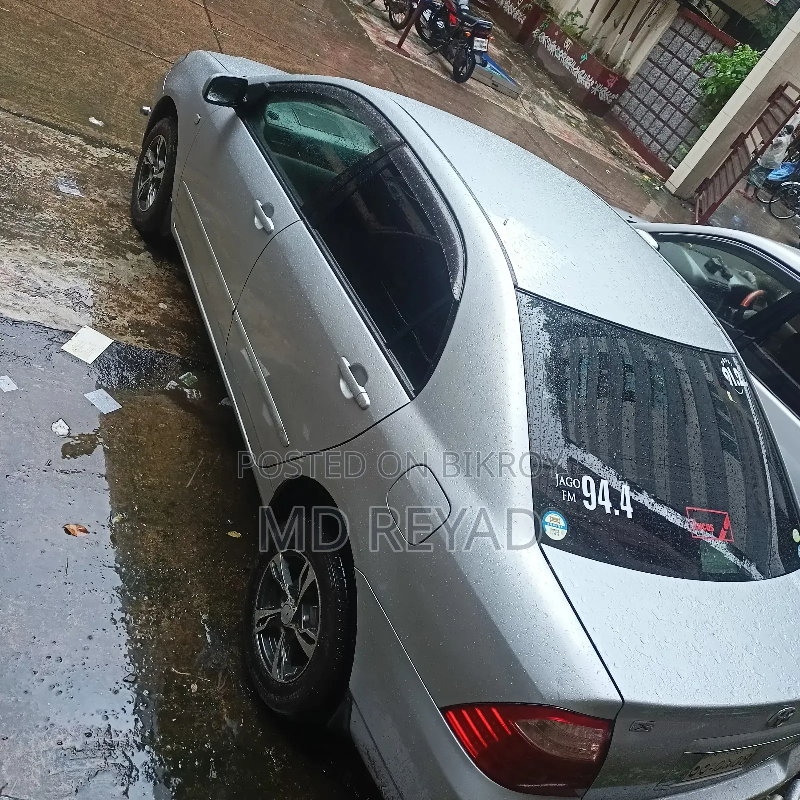 টয়োটা করোলা ২০০৫ সিলভার