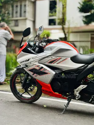 Suzuki Gixxer SF FI 2024 Orange