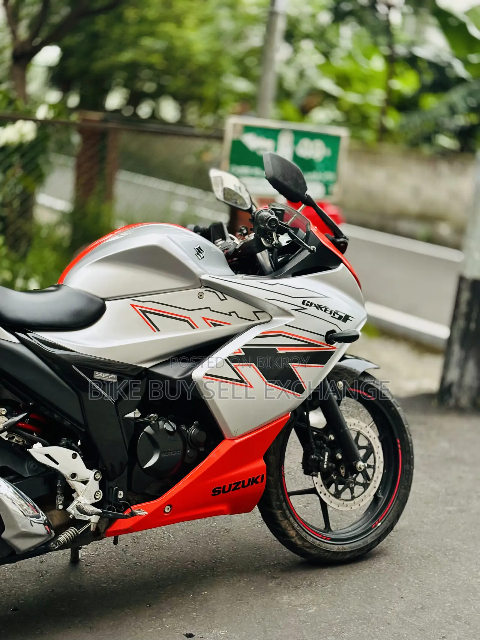 Suzuki Gixxer SF FI 2024 Orange