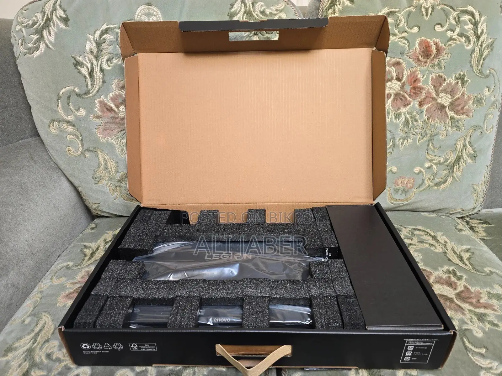 New Laptop Lenovo Legion Pro 7 32GB AMD Ryzen 9 SSD 3T