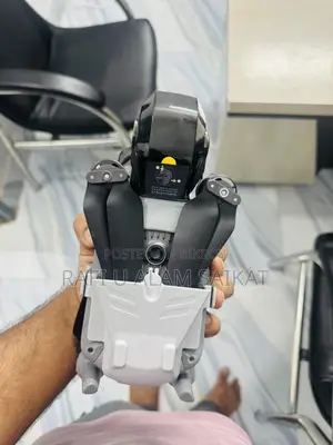 ডিজিআই এয়ার ৩এস ফ্লাই মোর কম্বো সাথে ফ্রি প্রিমিয়াম অ্যাক্সেসরিজ