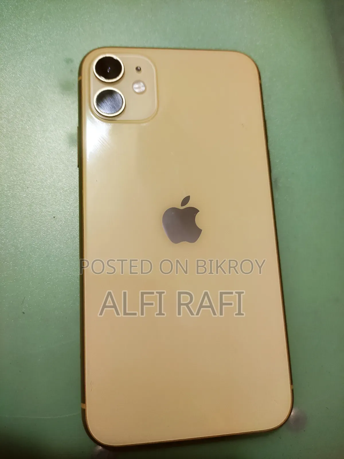 Apple iPhone 11 64 GB Yellow