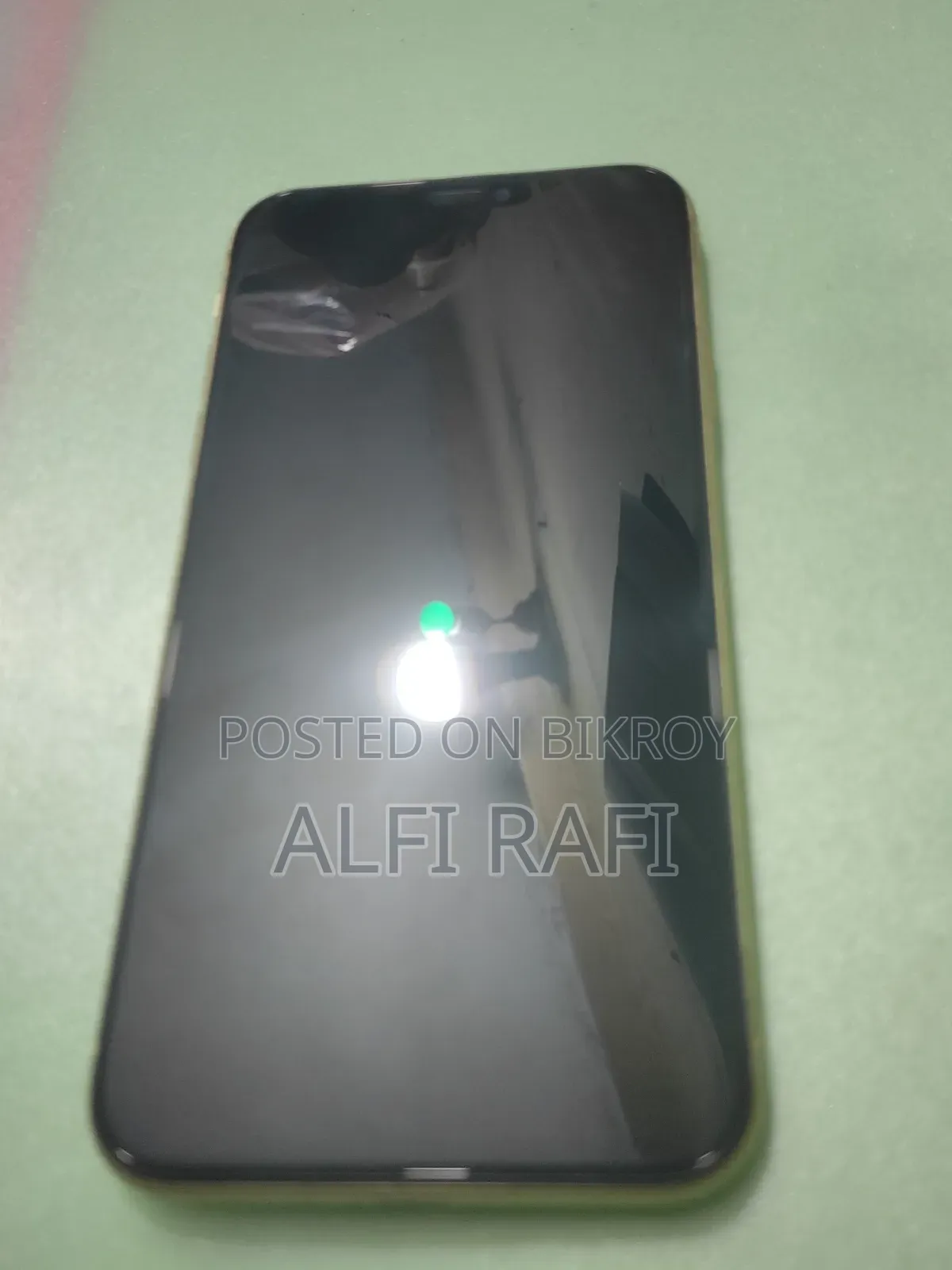 Apple iPhone 11 64 GB Yellow