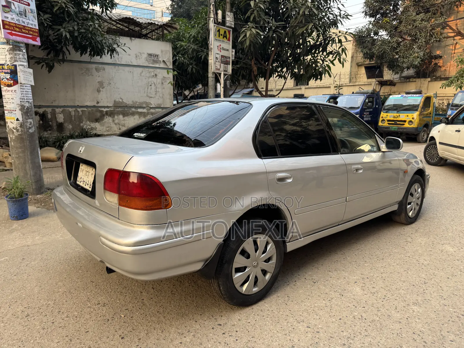 Honda Civic DX 4-Door Sedan 1997 Silver