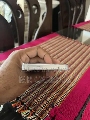 স্যামসাং গ্যালাক্সি এ৩৫ ১২৮ জিবি হোয়াইট