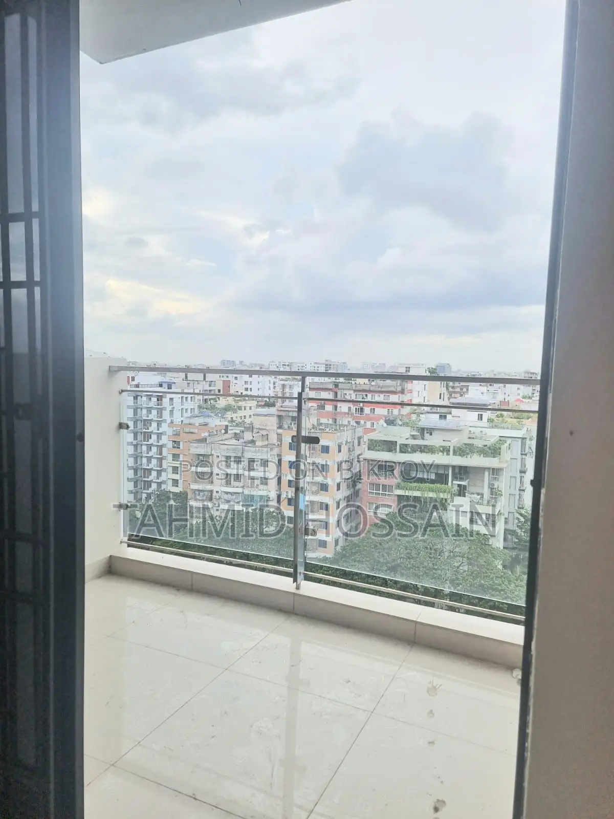 Furnished 3-bedroom Condo in 12th floor Building 5, Basundhara for sale