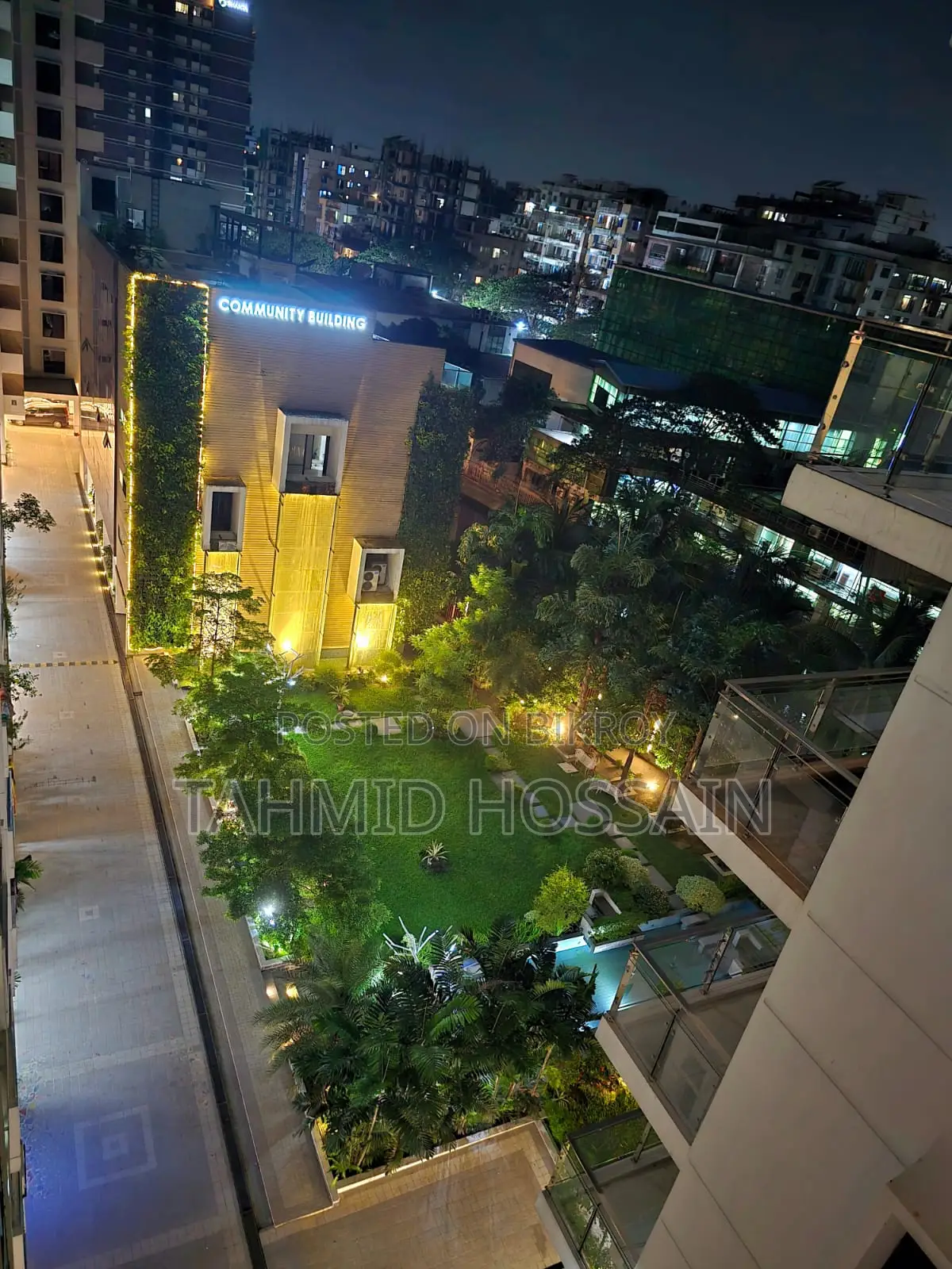 Furnished 3-bedroom Condo in 12th floor Building 5, Basundhara for sale