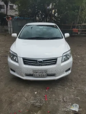 টয়োটা অ্যাক্সিও ২০১২ সাদা