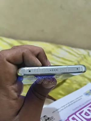 নতুন অনার ম্যাজিক৪ ২৫৬ জিবি নীল