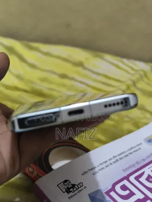 নতুন অনার ম্যাজিক৪ ২৫৬ জিবি নীল