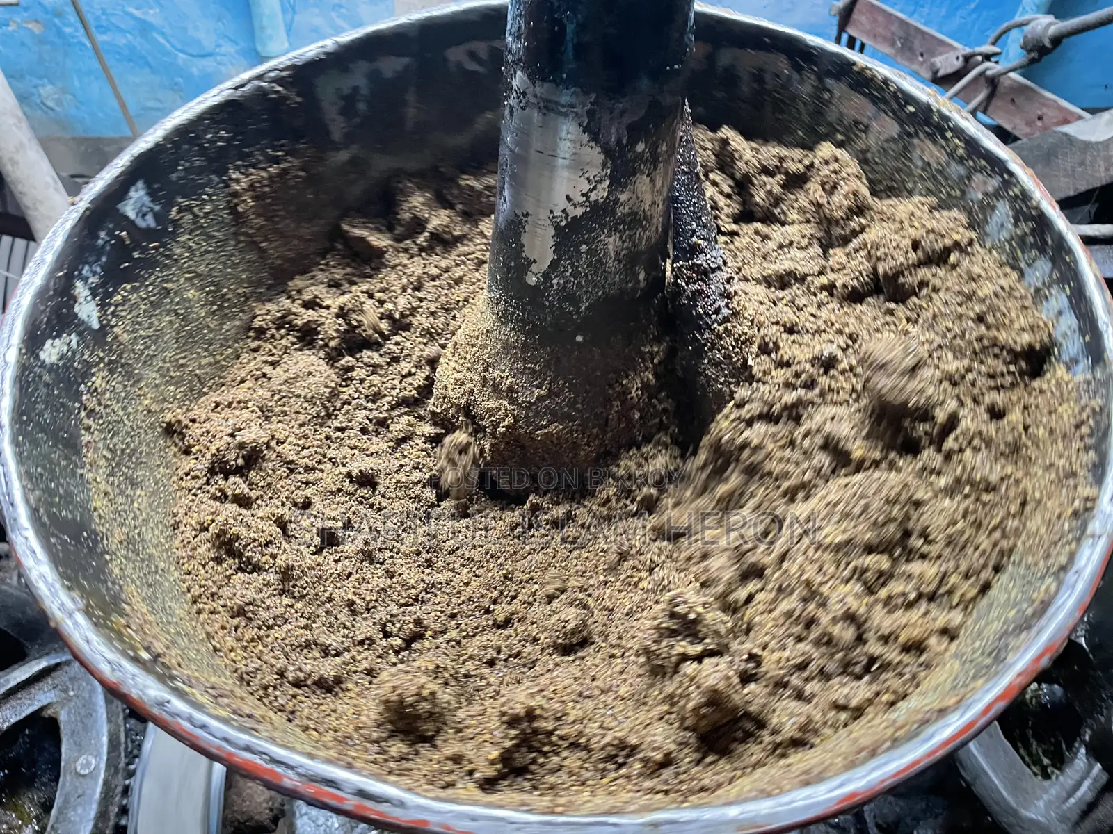 তেতুলের কাঠের ঘানি ভাঙ্গানো সরিষার তেল
